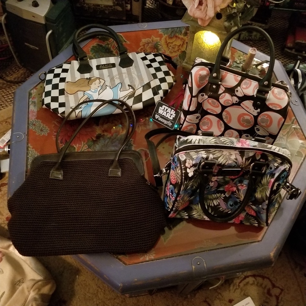 HANDBAG BLOW-OUT! - Picture 3 of 3